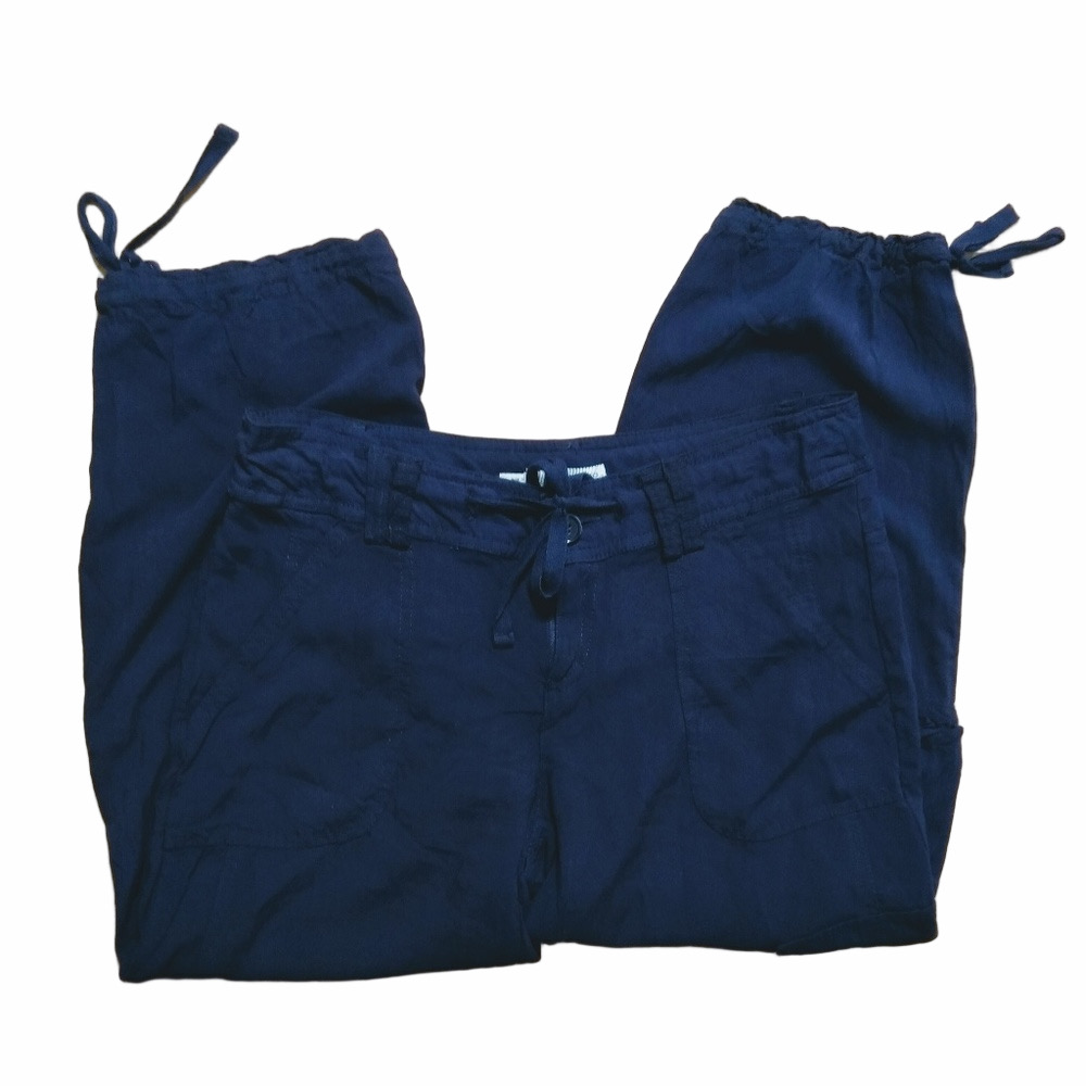Maurices Dark Blue Rayon Capris. Summer beach vacation resort